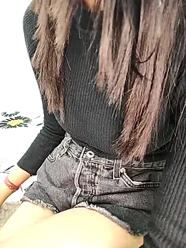 Snapshot of Vaani_Sharma79 chatting on 02/15/26, 06:15 Vaani Sharma79 online show from 02/15/26, 06:15