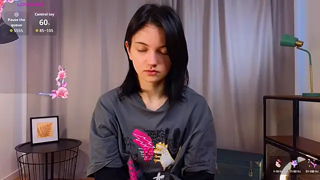 PamilaGrassle online show from 10/04/25, 03:04