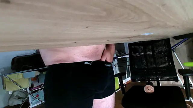 Snapshot of michaelm1983 chatting on 09/16/25, 07:42 michaelm1983 online show from 09/16/25, 07:42