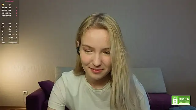 Snapshot of HongTomczak chatting on 06/18/26, 07:52 HongTomczak online show from 06/18/26, 07:52
