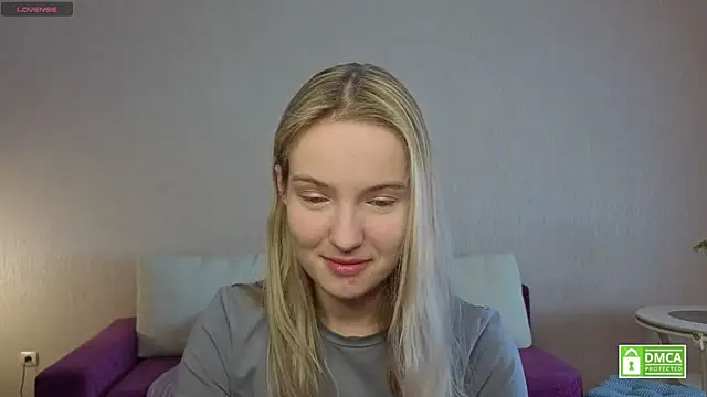 Snapshot of HongTomczak chatting on 07/03/26, 07:37 HongTomczak online show from 07/03/26, 07:37