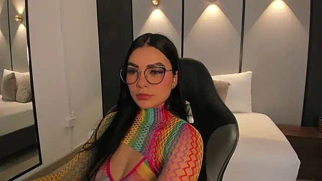 Snapshot of emily_tolson chatting on 06/04/26, 08:37 emily tolson online show from 06/04/26, 08:37