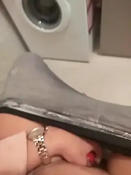 TaraWild online show from 12/22/25, 07:22