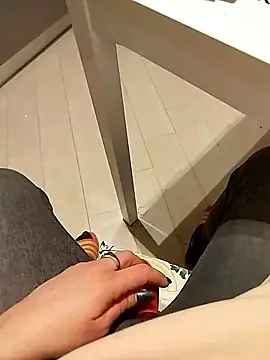 TaraWild online show from 02/02/26, 05:44