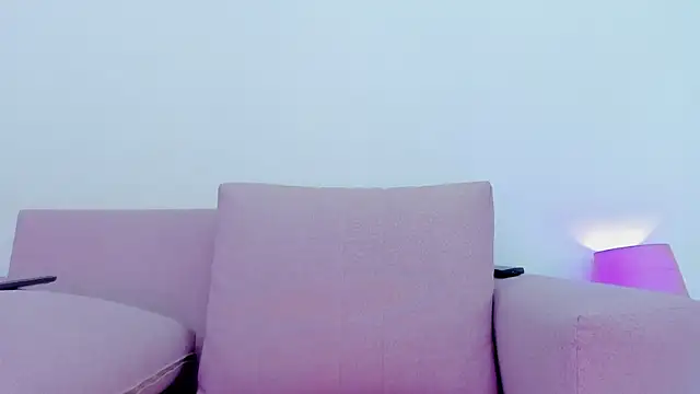 valentinarios  online show from 09/17/25, 08:32