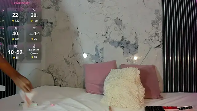 Mia Duarte1 online show from 10/31/25, 07:37