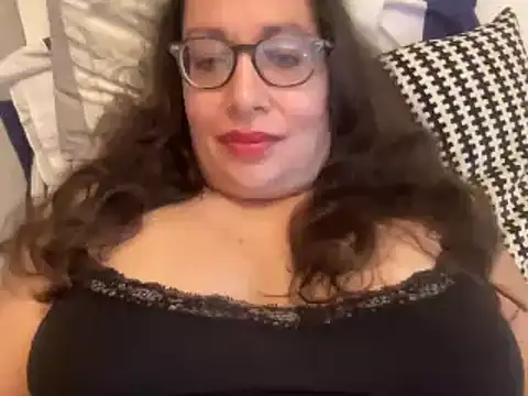 RosaFreya online show from 09/25/25, 11:03