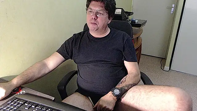 blueandwhite1 online show from 01/13/26, 05:29