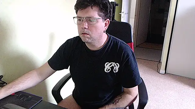 blueandwhite1 online show from 02/18/26, 03:19