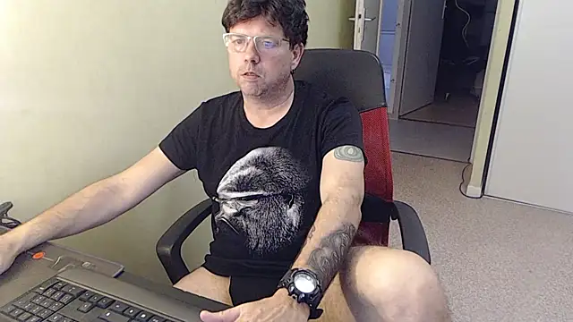 blueandwhite1 online show from 03/06/26, 04:14