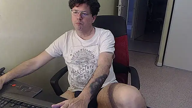 blueandwhite1 online show from 03/14/26, 08:42