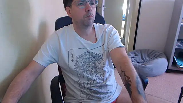 blueandwhite1 online show from 06/13/26, 06:55