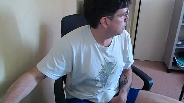 blueandwhite1 online show from 06/17/26, 07:00