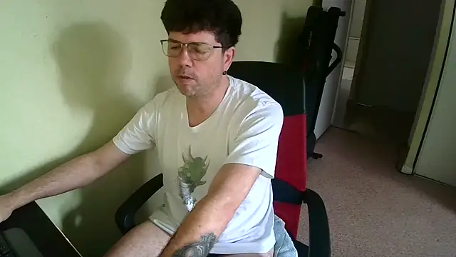 blueandwhite1 online show from 06/27/26, 07:02