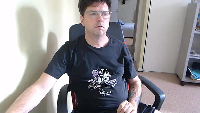 blueandwhite1 online show from 06/30/26, 02:29