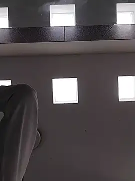 danigarci2307 online show from 11/22/25, 09:14