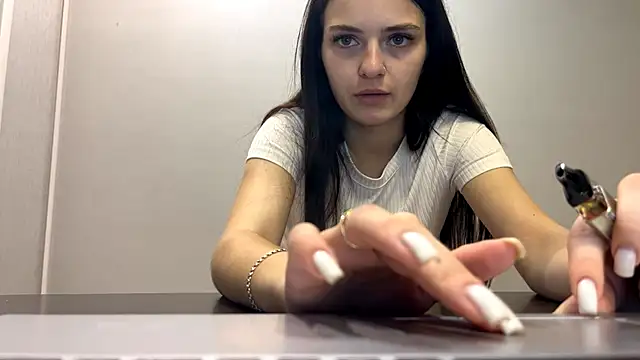 Snapshot of TianaWidell chatting on 10/04/25, 02:26 TianaWidell online show from 10/04/25, 02:26