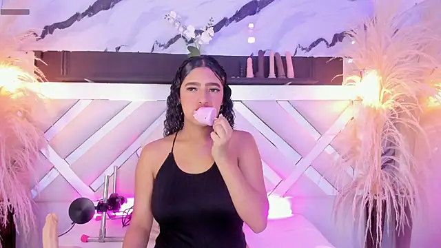 Zoe-Johnson  online show from 04/14/26, 09:43