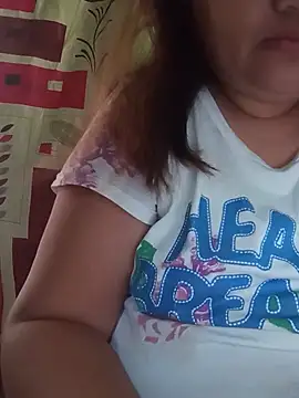 Snapshot of Weng_31 chatting on 06/11/26, 11:36 Weng 31 online show from 06/11/26, 11:36