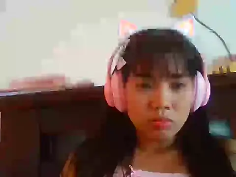 Snapshot of AnnewithanE chatting on 09/24/25, 07:55 AnnewithanE online show from 09/24/25, 07:55