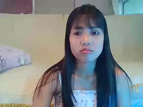 Snapshot of AnnewithanE chatting on 10/13/25, 01:38 AnnewithanE online show from 10/13/25, 01:38