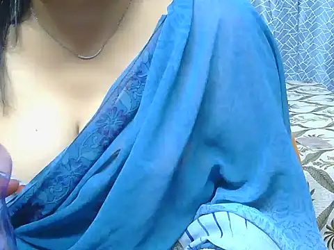Snapshot of Its-ishikaa chatting on 10/19/25, 04:35 Its-ishikaa online show from 10/19/25, 04:35