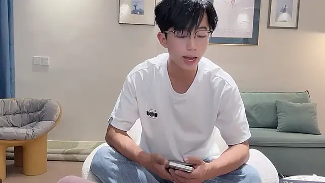 STxuguanhan online show from 09/19/25, 10:05