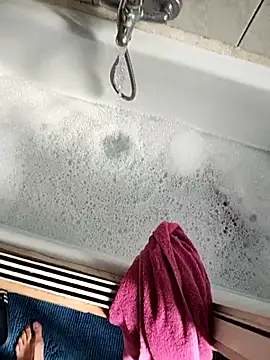 Ericketaurore online show from 09/16/25, 09:43