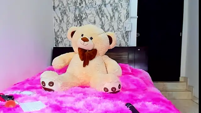 Snapshot of maia_bronce chatting on 10/09/25, 09:35 maia bronce online show from 10/09/25, 09:35