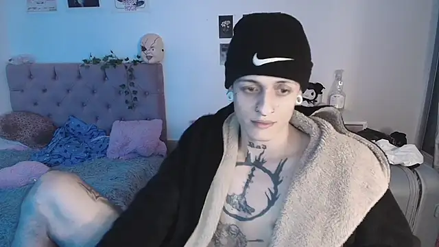 Snapshot of 2cyboy_ chatting on 09/11/25, 03:17 2cyboy online show from 09/11/25, 03:17