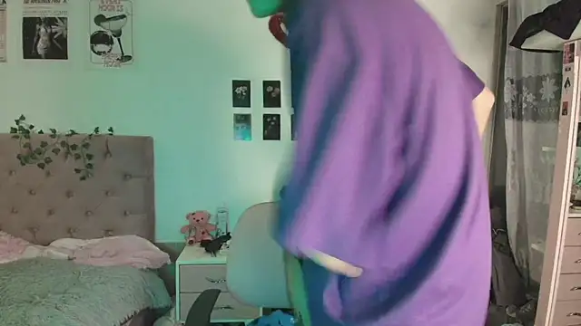 Snapshot of 2cyboy_ chatting on 09/29/25, 08:02 2cyboy online show from 09/29/25, 08:02