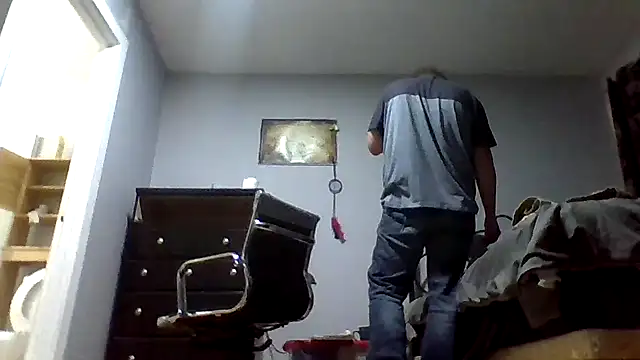 Snapshot of CouplesFuckToy69 chatting on 12/05/25, 04:10 CouplesFuckToy69 online show from 12/05/25, 04:10