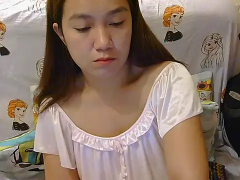 Lovelyclaya online show from 04/18/26, 09:26