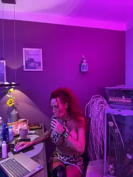 Hotmilfhamburg1 online show from 04/25/26, 03:53