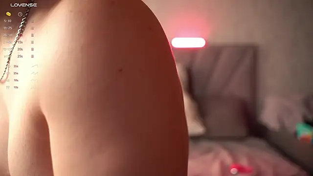 Snapshot of lemonnata chatting on 11/26/25, 10:49 lemonnata online show from 11/26/25, 10:49