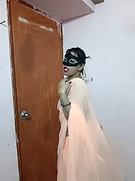 nice touch9733 online show from 11/08/25, 10:41