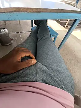 Snapshot of blackyporiki chatting on 09/29/25, 02:38 blackyporiki online show from 09/29/25, 02:38