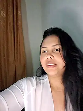 Snapshot of Alessandraa- chatting on 06/27/26, 03:44 Alessandraa- online show from 06/27/26, 03:44