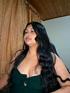 Snapshot of Alessandraa- chatting on 07/19/26, 05:22 Alessandraa- online show from 07/19/26, 05:22