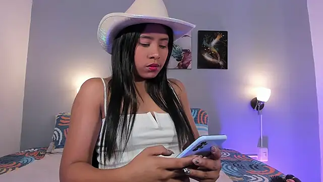 SophieW1 online show from 11/05/25, 12:16