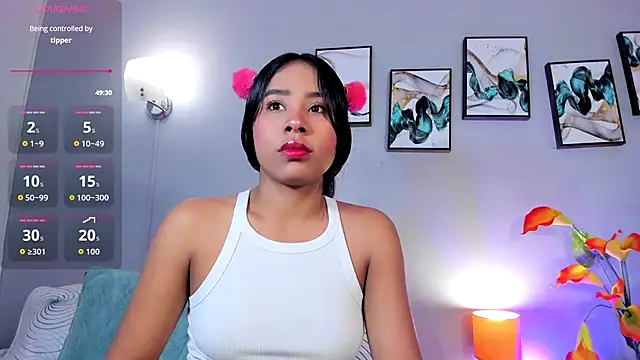 SophieW1 online show from 12/18/25, 12:22