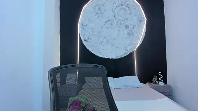 ScarletMoon1  online show from 10/17/25, 08:33