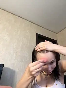 PrettyMegan online show from 12/01/25, 11:04