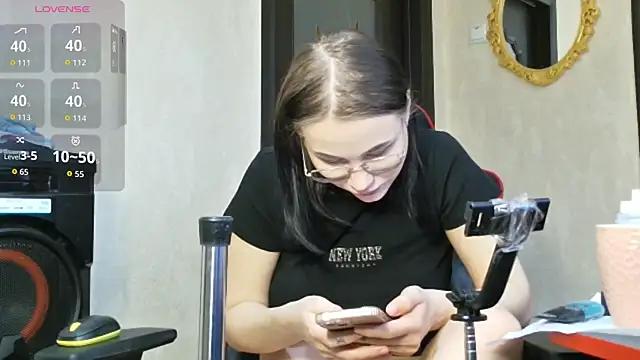 PrettyMegan online show from 12/03/25, 12:03