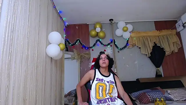 miss leidy  online show from 11/23/25, 03:39