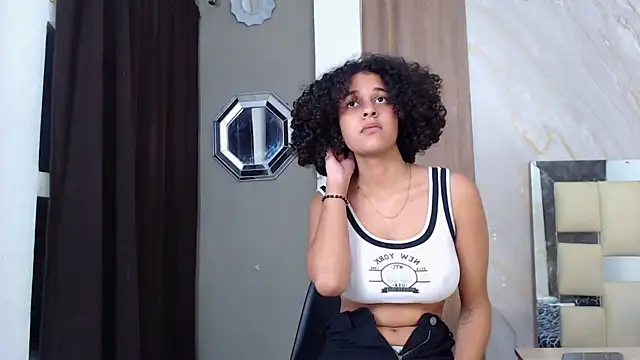 miss leidy  online show from 04/09/26, 06:19