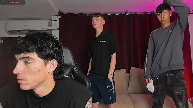 Handsomeboyss19 online show from 09/30/25, 11:43