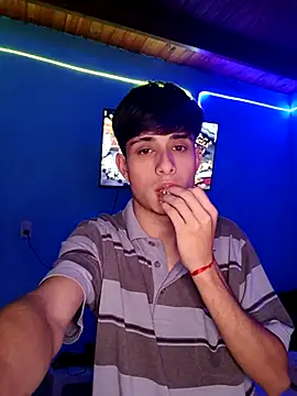 Snapshot of matiatr1112 chatting on 09/14/25, 04:44 matiatr1112 online show from 09/14/25, 04:44