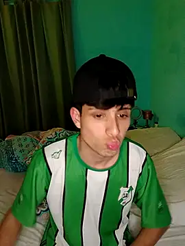 Snapshot of matiatr1112 chatting on 11/09/25, 11:36 matiatr1112 online show from 11/09/25, 11:36