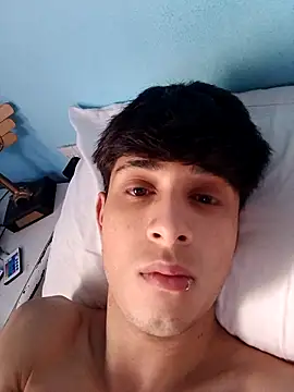 Snapshot of matiatr1112 chatting on 11/22/25, 07:13 matiatr1112 online show from 11/22/25, 07:13